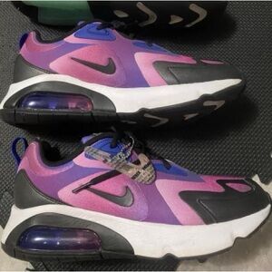 Women’s Nike shoes